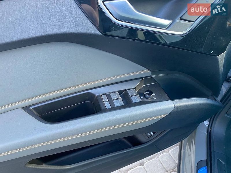 Внедорожник / Кроссовер Audi Q4 e-tron 2024 в Львове