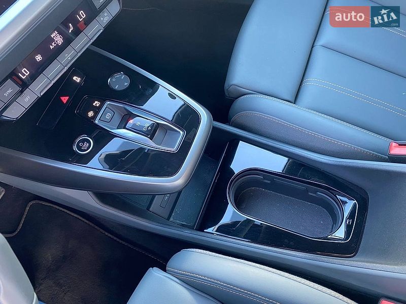 Внедорожник / Кроссовер Audi Q4 e-tron 2024 в Львове