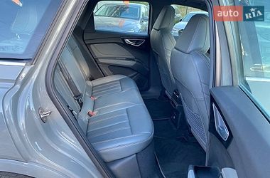 Внедорожник / Кроссовер Audi Q4 e-tron 2024 в Львове