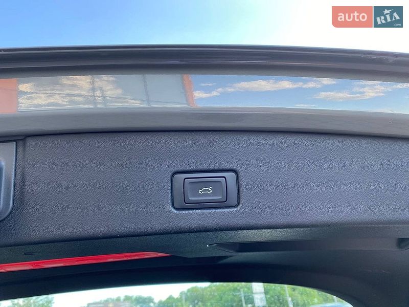 Внедорожник / Кроссовер Audi Q4 e-tron 2024 в Львове
