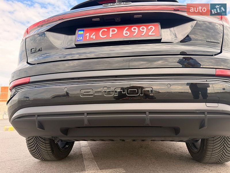 Внедорожник / Кроссовер Audi Q4 e-tron 2023 в Львове