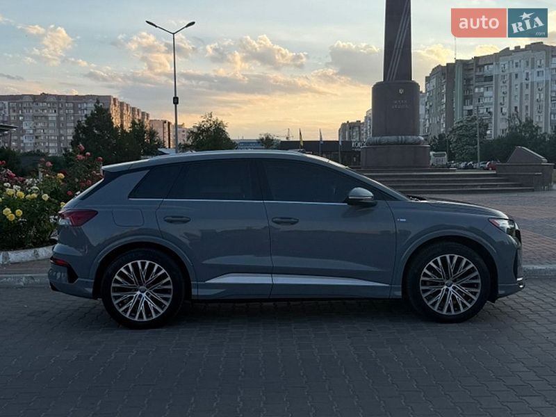 Внедорожник / Кроссовер Audi Q4 e-tron 2024 в Николаеве