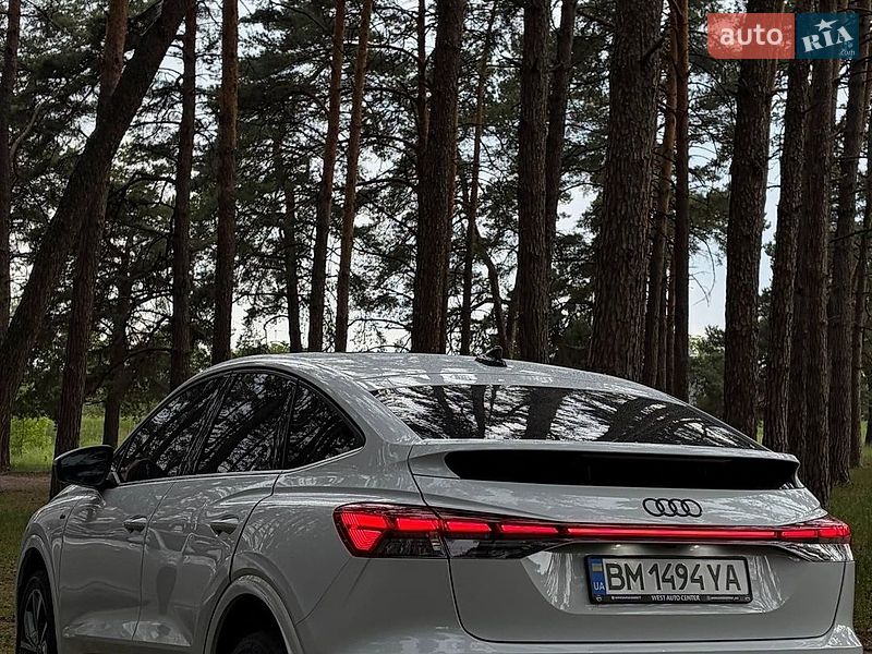 Позашляховик / Кросовер Audi Q4 e-tron 2023 в Сумах