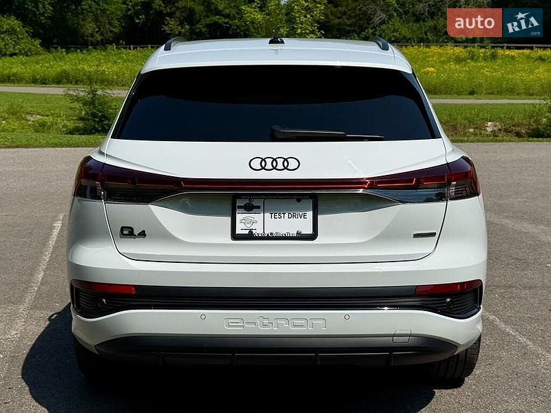 Позашляховик / Кросовер Audi Q4 e-tron 2024 в Львові