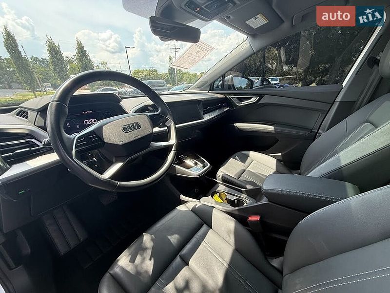 Позашляховик / Кросовер Audi Q4 e-tron 2024 в Львові