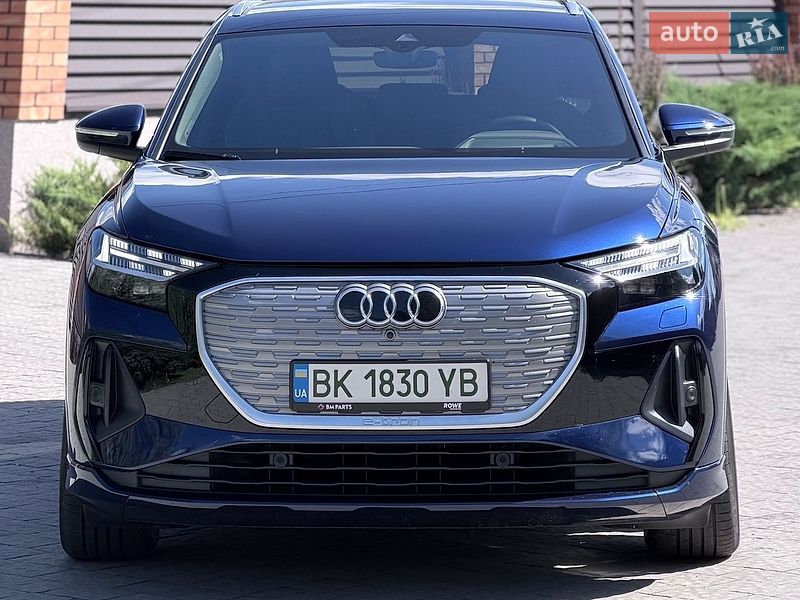 Внедорожник / Кроссовер Audi Q4 e-tron 2023 в Львове