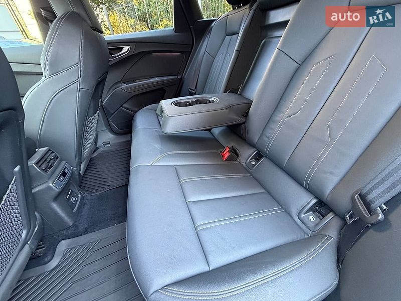 Внедорожник / Кроссовер Audi Q4 e-tron 2023 в Киеве