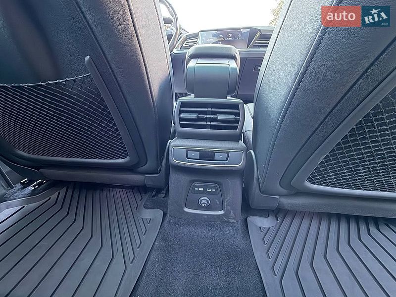 Внедорожник / Кроссовер Audi Q4 e-tron 2023 в Киеве