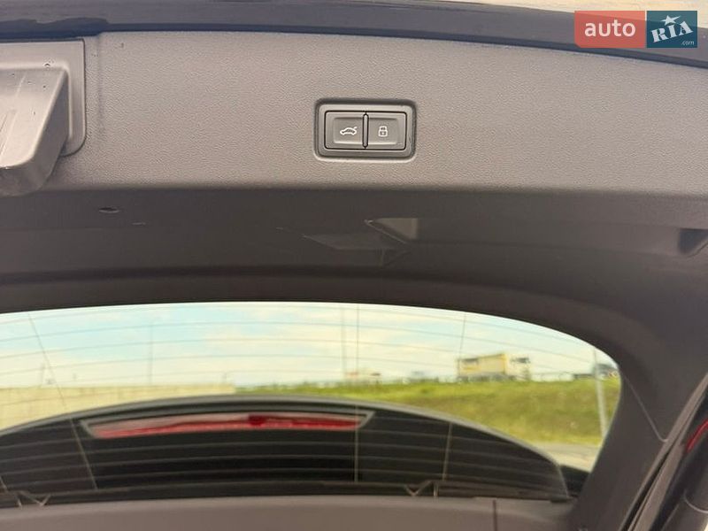 Внедорожник / Кроссовер Audi Q4 e-tron 2023 в Львове