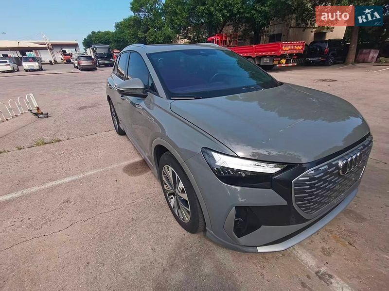 Позашляховик / Кросовер Audi Q4 e-tron 2024 в Києві