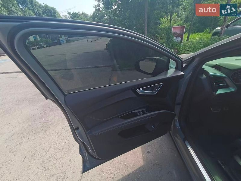 Позашляховик / Кросовер Audi Q4 e-tron 2024 в Києві