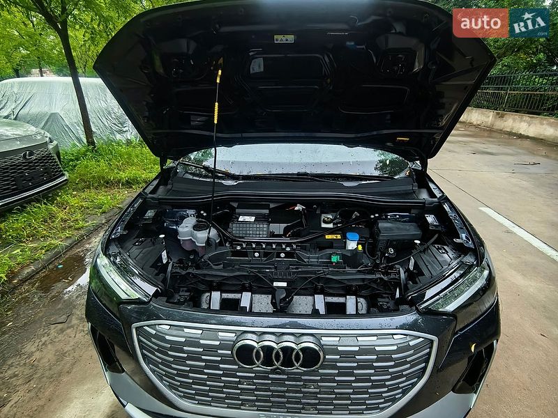 Внедорожник / Кроссовер Audi Q4 e-tron 2024 в Киеве
