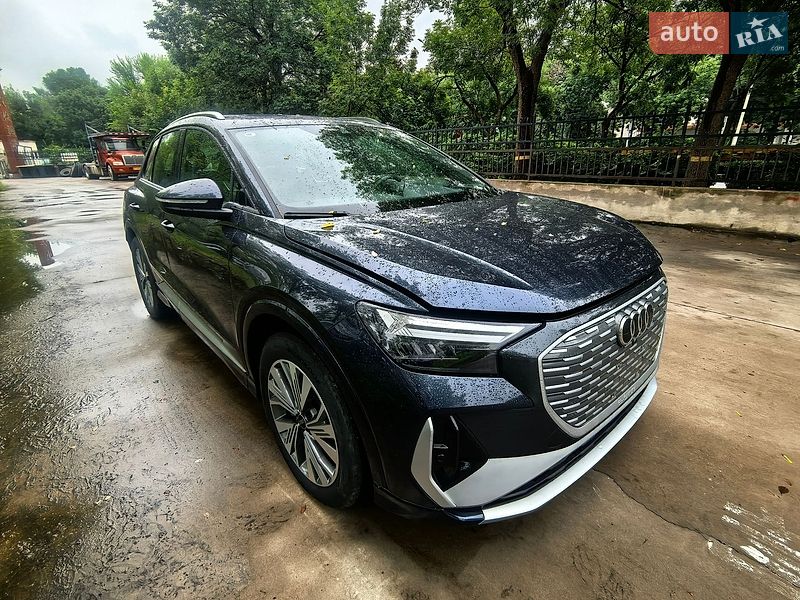 Внедорожник / Кроссовер Audi Q4 e-tron 2024 в Киеве