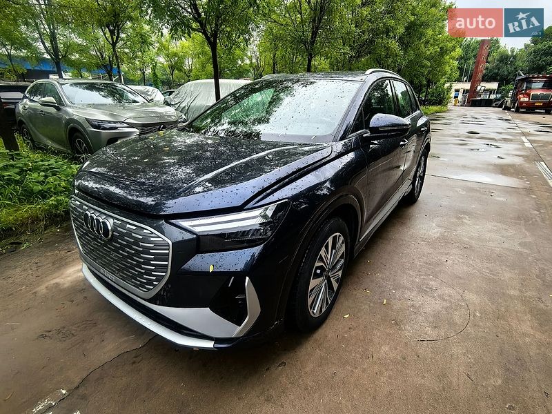 Внедорожник / Кроссовер Audi Q4 e-tron 2024 в Киеве