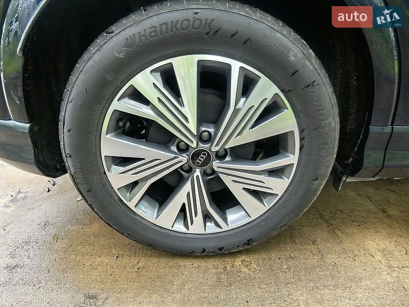 Внедорожник / Кроссовер Audi Q4 e-tron 2024 в Киеве