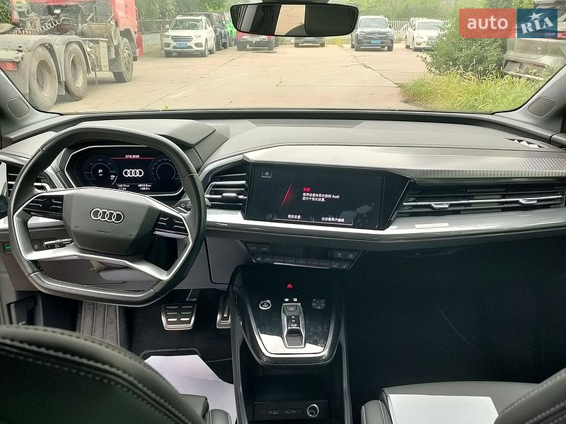 Внедорожник / Кроссовер Audi Q4 e-tron 2024 в Львове