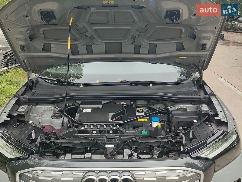 Внедорожник / Кроссовер Audi Q4 e-tron 2024 в Львове