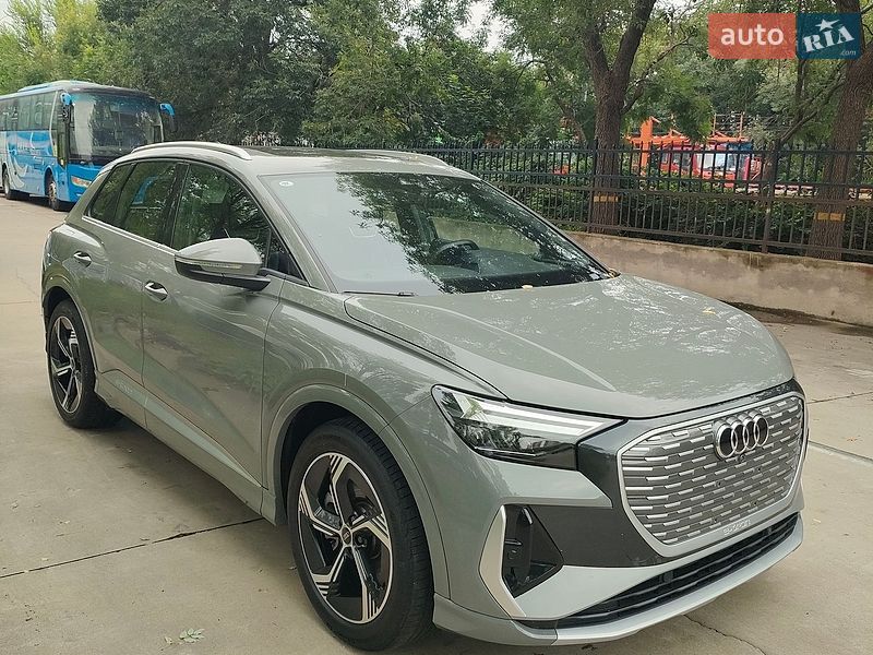 Внедорожник / Кроссовер Audi Q4 e-tron 2024 в Львове