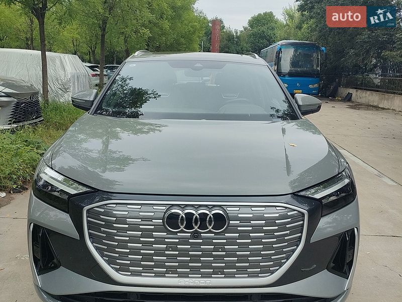 Внедорожник / Кроссовер Audi Q4 e-tron 2024 в Львове