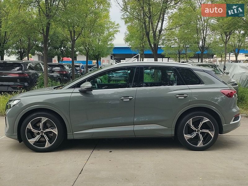 Внедорожник / Кроссовер Audi Q4 e-tron 2024 в Львове