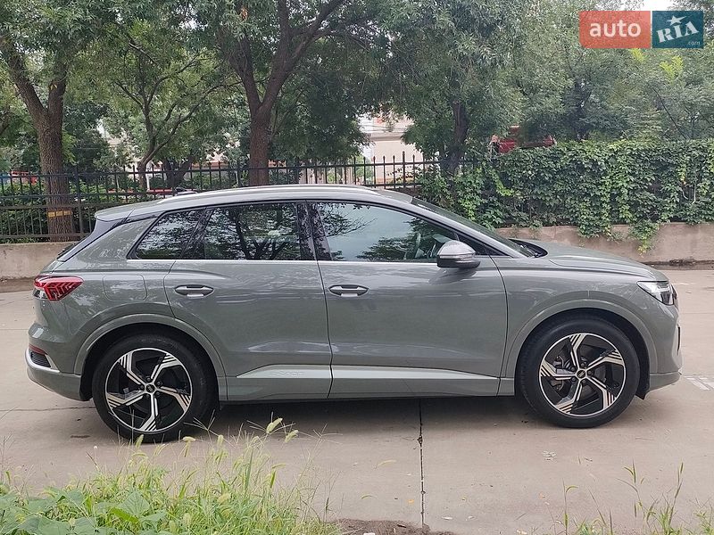 Внедорожник / Кроссовер Audi Q4 e-tron 2024 в Львове