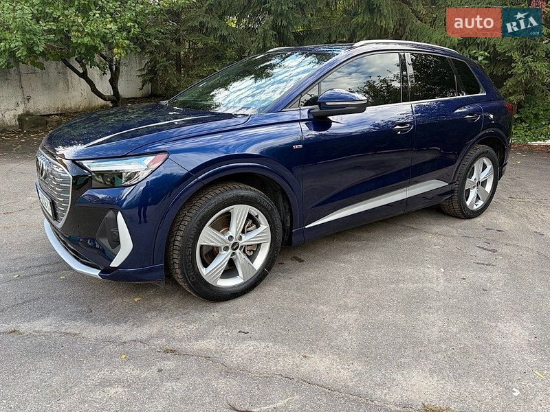Внедорожник / Кроссовер Audi Q4 e-tron 2023 в Лубнах