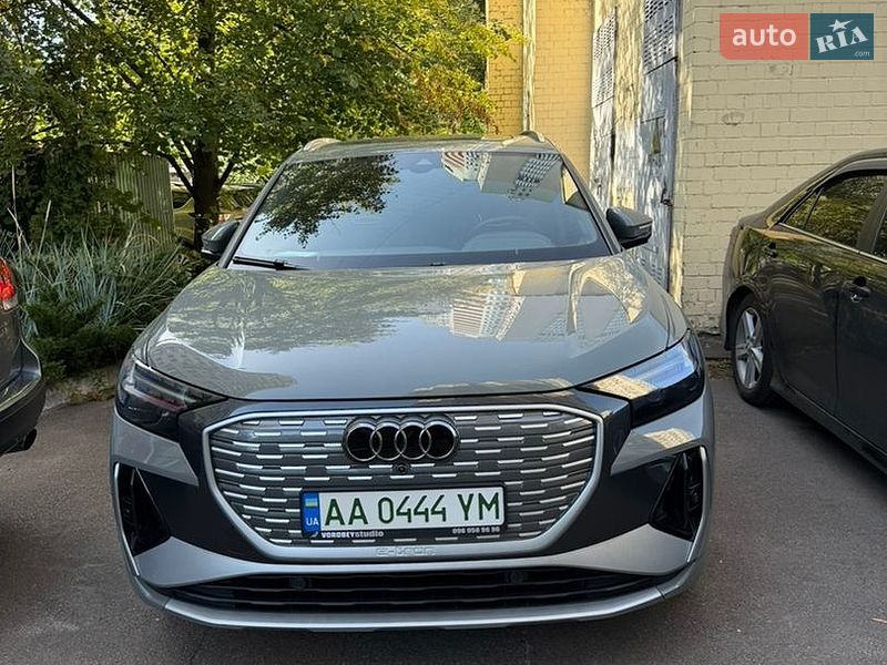 Audi Q4 e-tron 2024