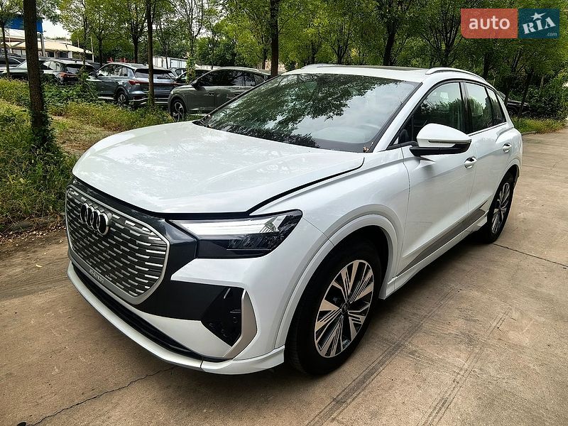 Audi Q4 e-tron 2024