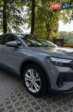 Внедорожник / Кроссовер Audi Q4 Sportback e-tron 2022 в 