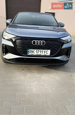 Внедорожник / Кроссовер Audi Q4 Sportback e-tron 2022 в 