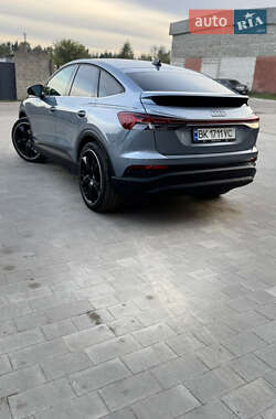 Внедорожник / Кроссовер Audi Q4 Sportback e-tron 2022 в 