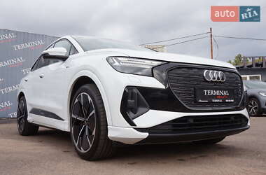 Внедорожник / Кроссовер Audi Q4 Sportback e-tron 2022 в 