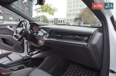 Внедорожник / Кроссовер Audi Q4 Sportback e-tron 2022 в 