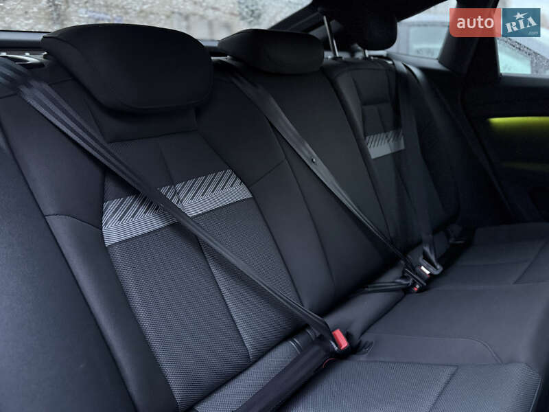 Позашляховик / Кросовер Audi Q4 Sportback e-tron 2023 в Житомирі фото 10 Позашляховик / Кросовер Audi Q4 Sportback e-tron 2023 в Житомирі