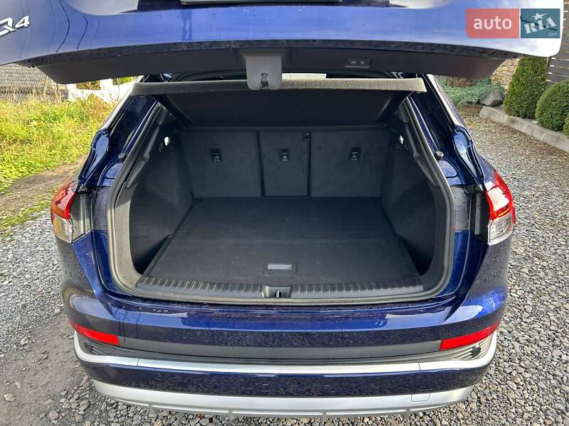 Внедорожник / Кроссовер Audi Q4 Sportback e-tron 2023 в Каменец-Подольском