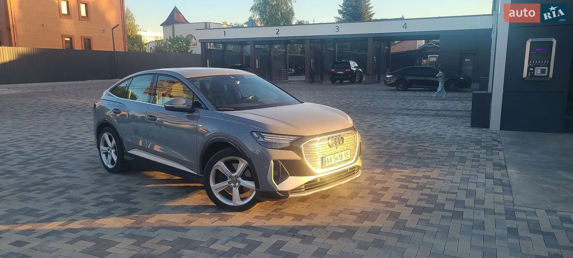 2022 Audi Q4 Sportback e-tron - фото 1