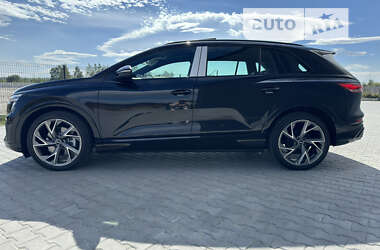 Внедорожник / Кроссовер Audi Q5 e-tron 2024 в 