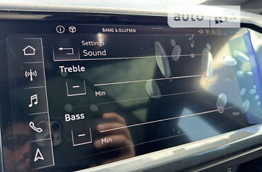 Внедорожник / Кроссовер Audi Q5 e-tron 2024 в 