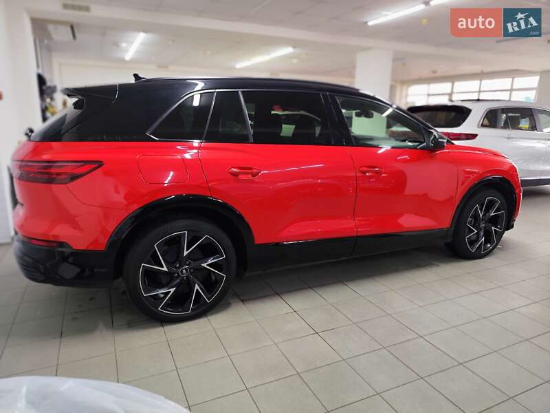 Позашляховик / Кросовер Audi Q5 e-tron 2023 в Києві