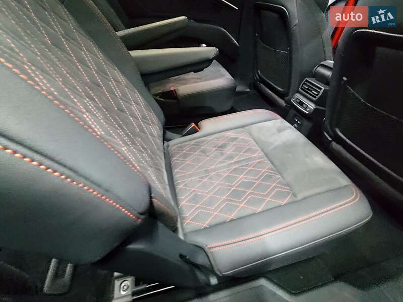 Позашляховик / Кросовер Audi Q5 e-tron 2023 в Києві
