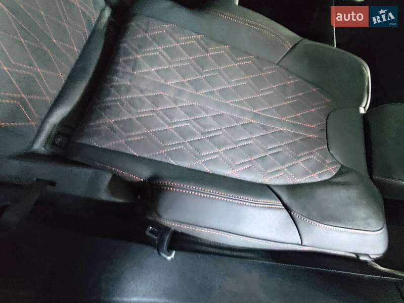Позашляховик / Кросовер Audi Q5 e-tron 2023 в Києві