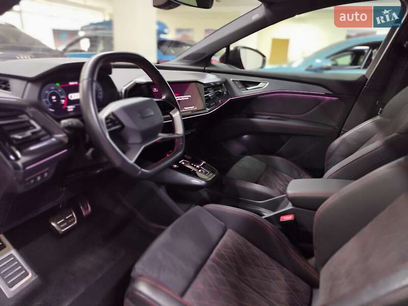 Позашляховик / Кросовер Audi Q5 e-tron 2023 в Києві