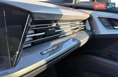 Внедорожник / Кроссовер Audi Q5 e-tron 2022 в 