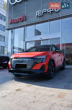 Позашляховик / Кросовер Audi Q5 e-tron 2022 в Львові