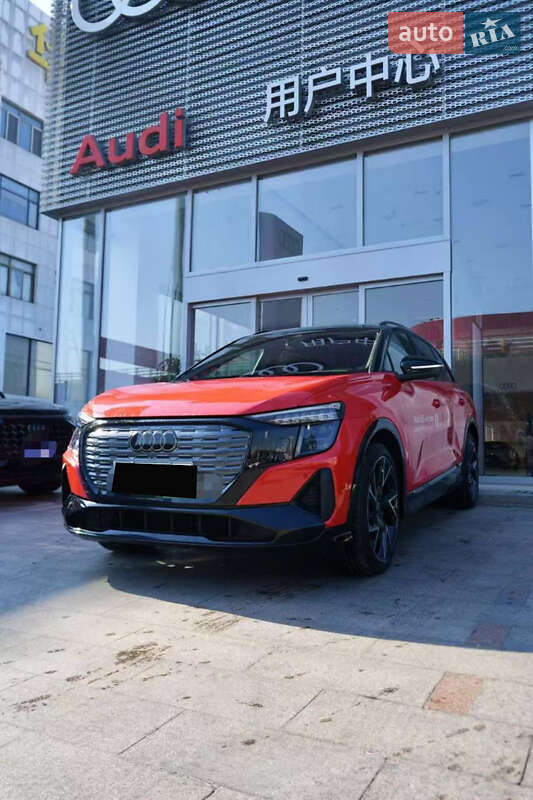 Внедорожник / Кроссовер Audi Q5 e-tron 2022 в 