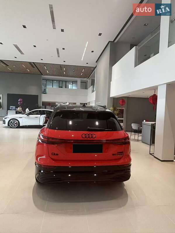 Позашляховик / Кросовер Audi Q5 e-tron 2022 в Києві