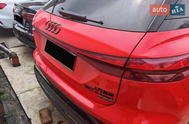 Позашляховик / Кросовер Audi Q5 e-tron 2022 в 