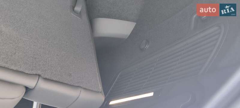 Позашляховик / Кросовер Audi Q5 e-tron 2024 в Києві