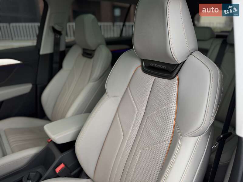 Позашляховик / Кросовер Audi Q5 e-tron 2022 в Києві