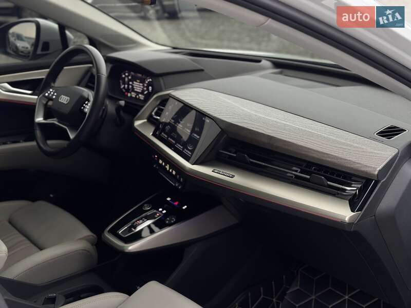 Позашляховик / Кросовер Audi Q5 e-tron 2022 в Києві